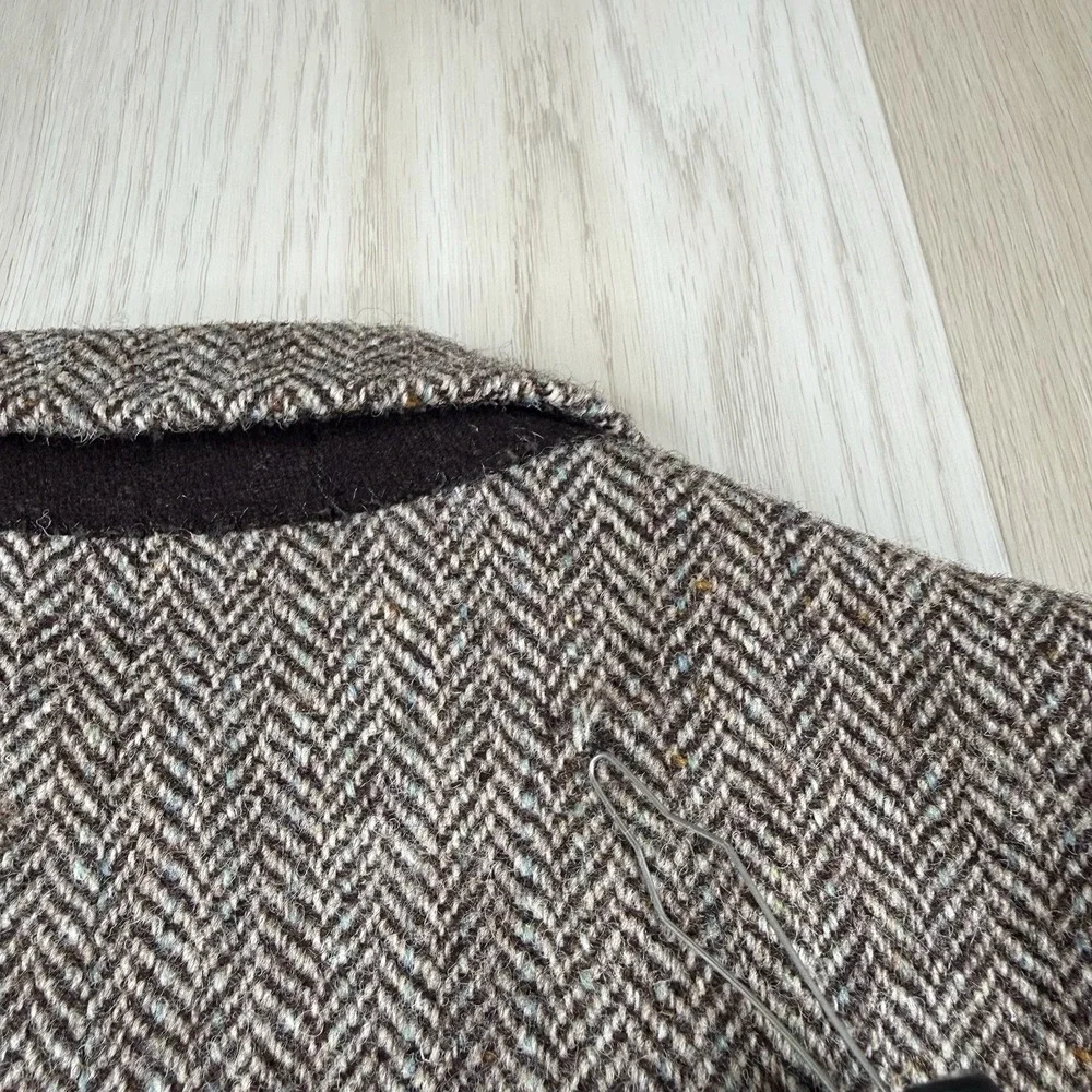Vintage HARRIS TWEED Blazer Jacket Wool Herringbone Sport Coat Men's Size 42R